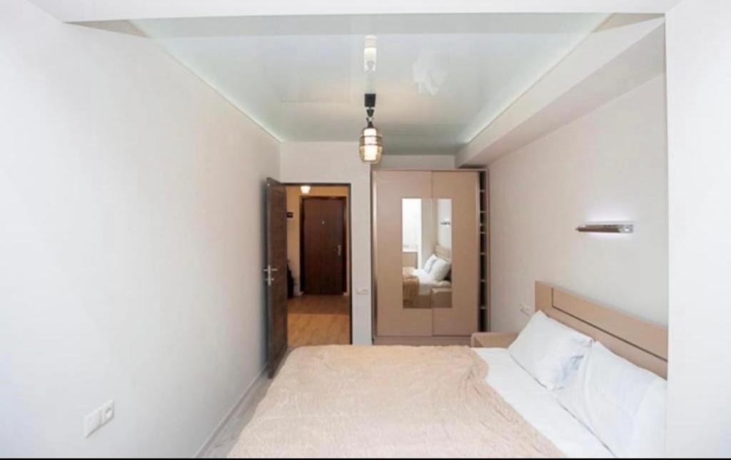 Excellent Apartment In The Republic Square Pushkin 3 Yerevan Exterior foto